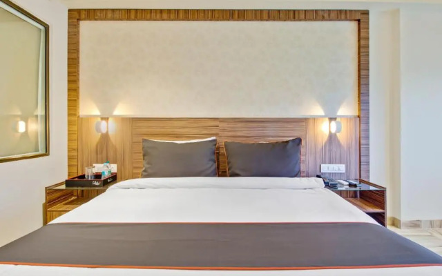 Classic Square by OYO Rooms