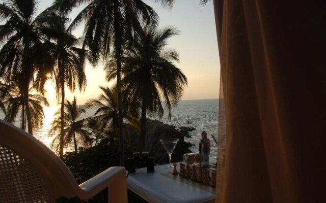 Cocos Camp