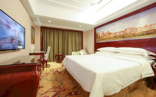 Vienna Hotel Shenzhen Longhua Qinghu Road Branch