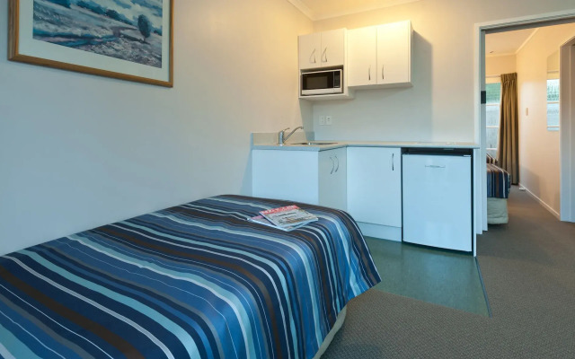 Outrigger Motel