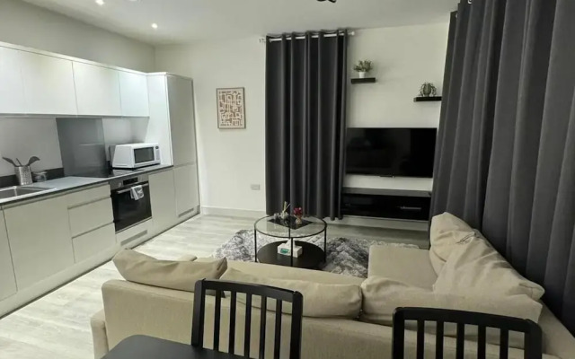 1 Bed-sleeps 4-town Centre-10 min to Ascot- Pets