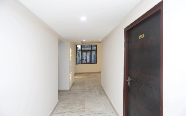 OYO Flagship 18533 Tulip Inn