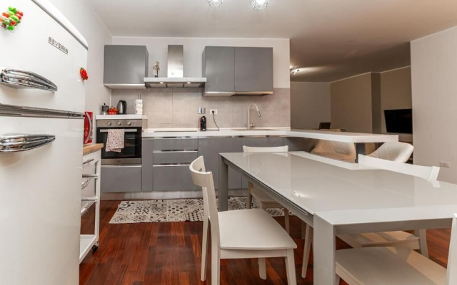 Elegant Penthouse - Metro Conca d'Oro