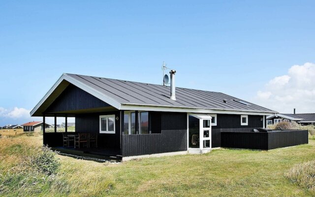 6 Person Holiday Home in Hjorring