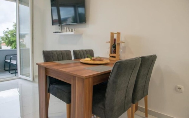 Marin - 200m to the sea - A1