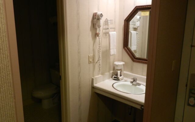 Eisenhower Hotel & Conference Center