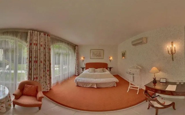 Manoir De La Roseraie