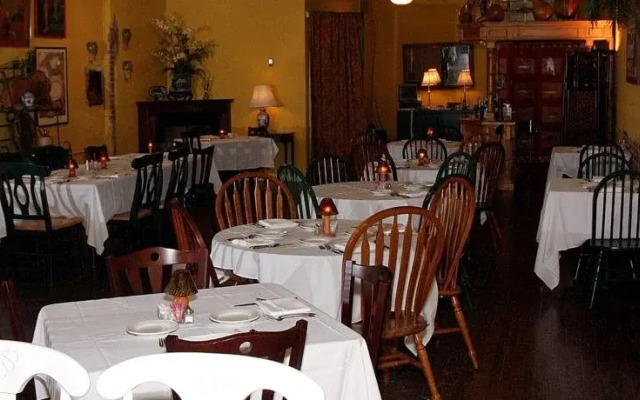 Pond View Fine Dining & Inn