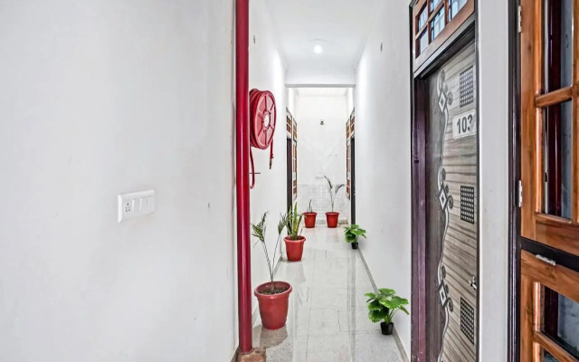 OYO Flagship 70217 Visitor Guest House