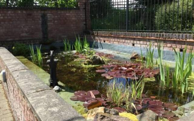 Henwick House Bed and Breakfast