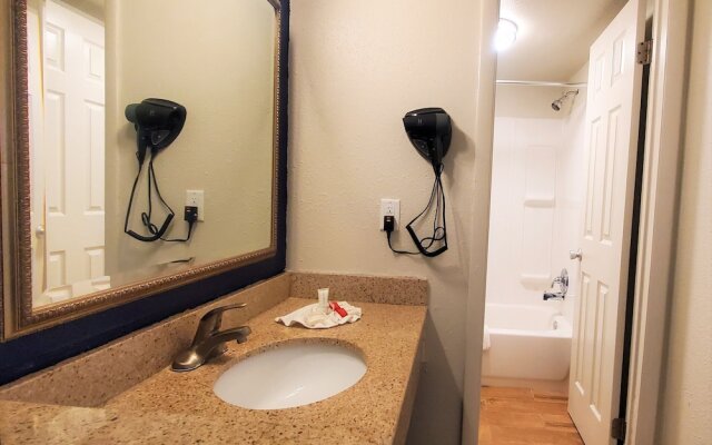 Travel Inn Newport News