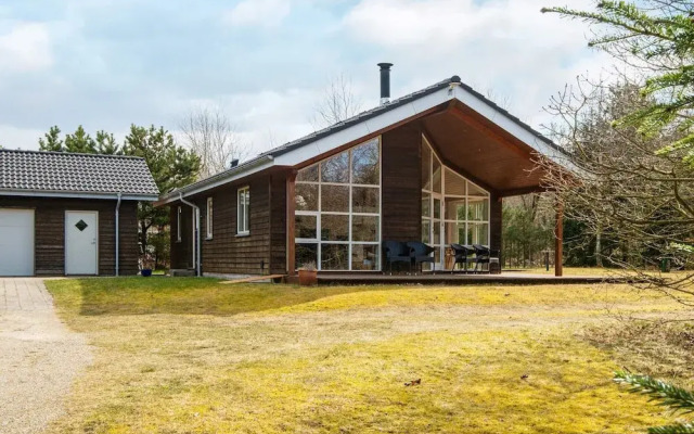 6 Person Holiday Home in Logstor