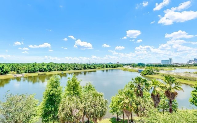 Enjoy Peaceful Lake View! Newly Decorated in Vista Cay - 3br/2b #3408