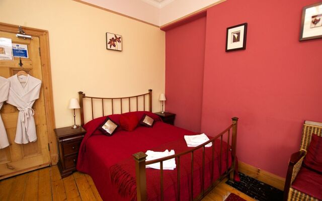 15 Merchiston Gardens Bed and Breakfast