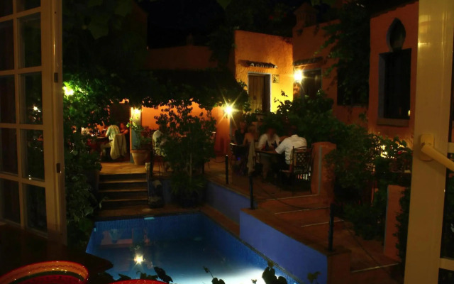 Amanhavis Hotel