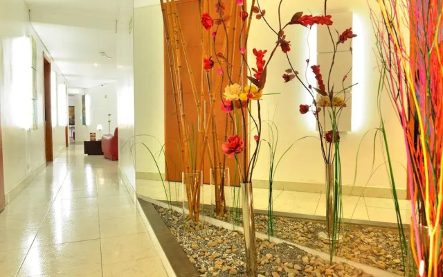 CM House - Hotel Moreno