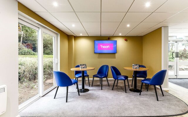 Days Inn Fleet M3