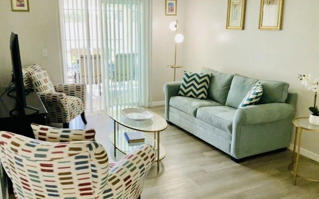 Amazing 3/2 Vacation Home With Private Pool!!