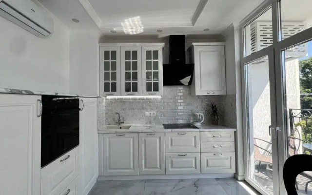 Меркато на улице Яна Фабрициуса 2/23М