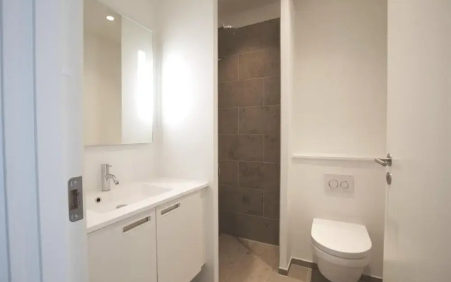 Cool Studio Apartment w Private Terrace