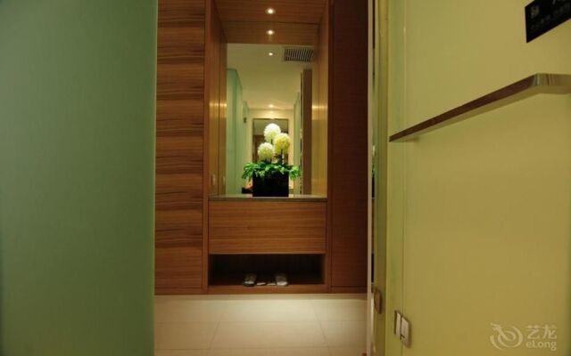 Wuhan Yuntai 6 Plus 1 Hotel