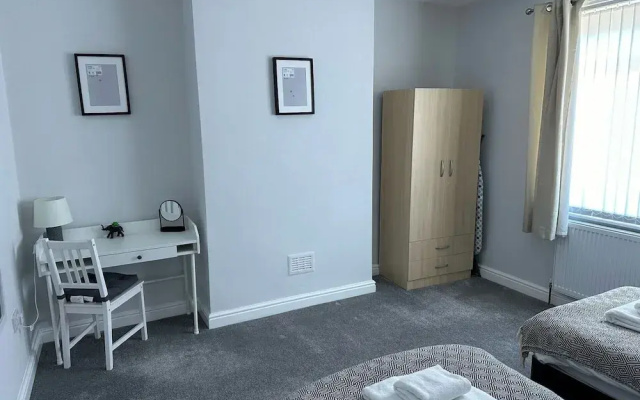 Storey Apartment - Downstairs 2bed Flat