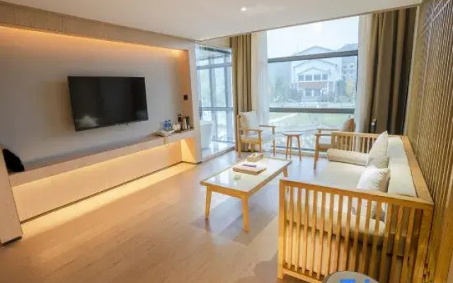 Mingyueshan Tangchi Hot Spring Hotel