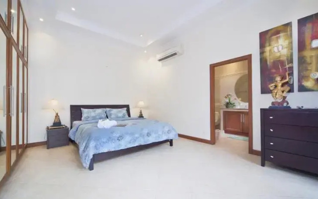Pratumnak Pool Villa 1C