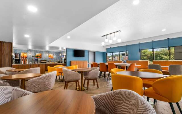 Comfort Inn & Suites York North