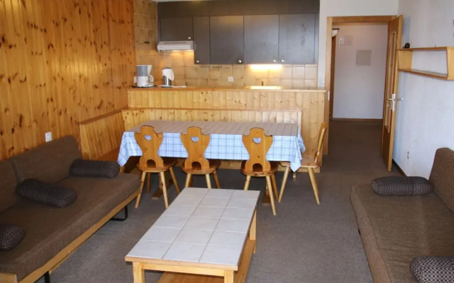 Stunning Apartment With Mountain Views