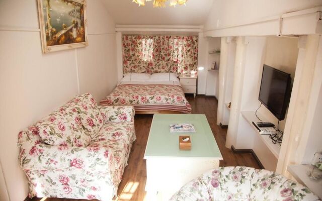 Carnation Inn - Lijiang