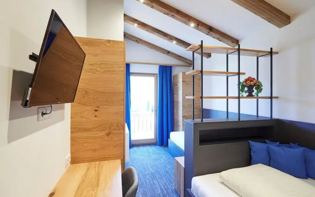 Large Chalet With Carmine and Wellness Area