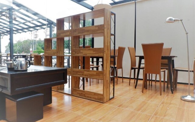 M.J. Gallery Poshtel