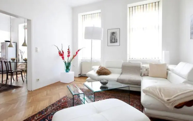Duplex with Sauna and Garden Edelhofgasse