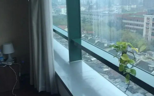 Century Shikong Yijia Apartment Hotel - Shanghai Jingan Temple