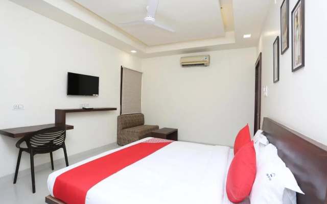 OYO 24707 Comfort Inn by OYO Rooms