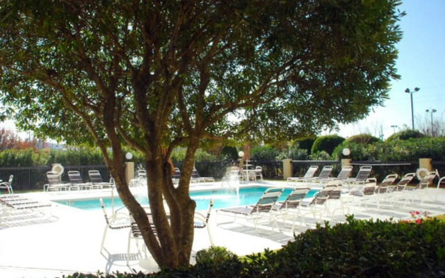 Holiday Inn Express Hotel & Suites Wilmington-University Ctr by IHG