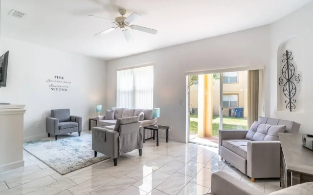 727 Regal Palms