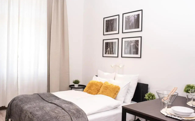 Charming studio at downtown