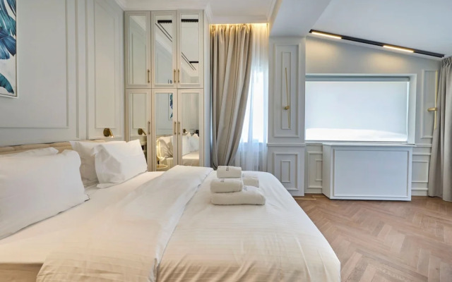 Ermou 99 Intelligent Private Suites