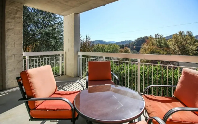 Whispering Pines 513