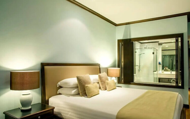 Sir James Resort