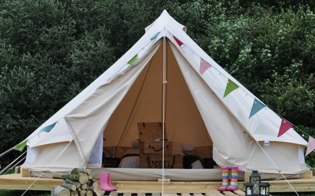 Immaculate and Cosy Bell Tent in Shaftesbury, UK