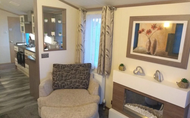 Lovely 3-bed Lodge in Towyn Near Rhyl
