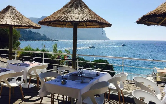 Hôtel de la Plage Mahogany