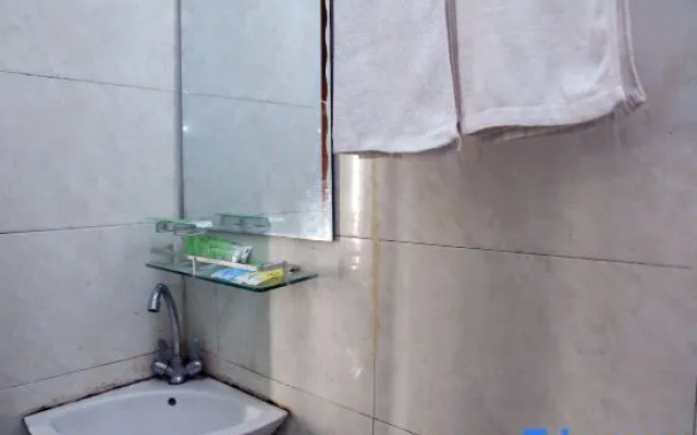 Jiajia Hotel – Bathroom – Yichang