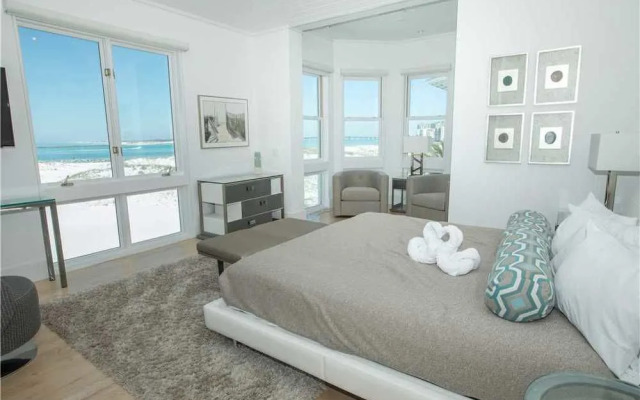 Seabreeze 5 Bedroom Home by RedAwning