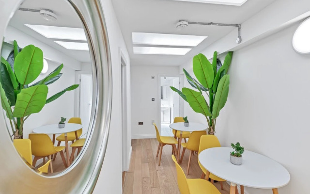 Right On : Bright On Apartment 1A | By My Getaways