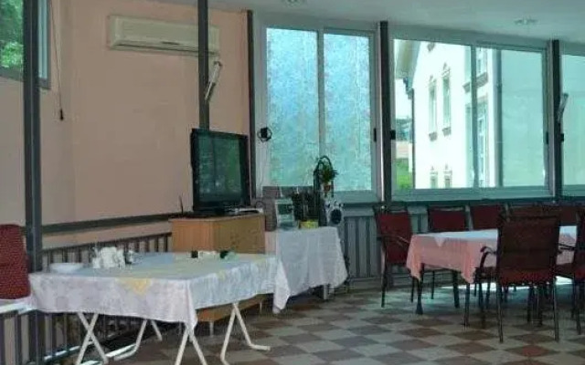 Apart Hotel Amicus
