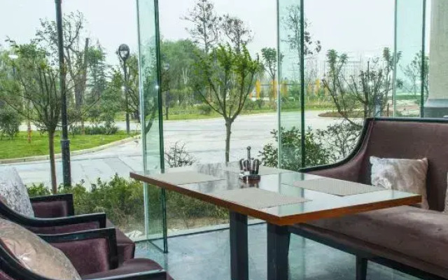 Inzone Garland Hotel